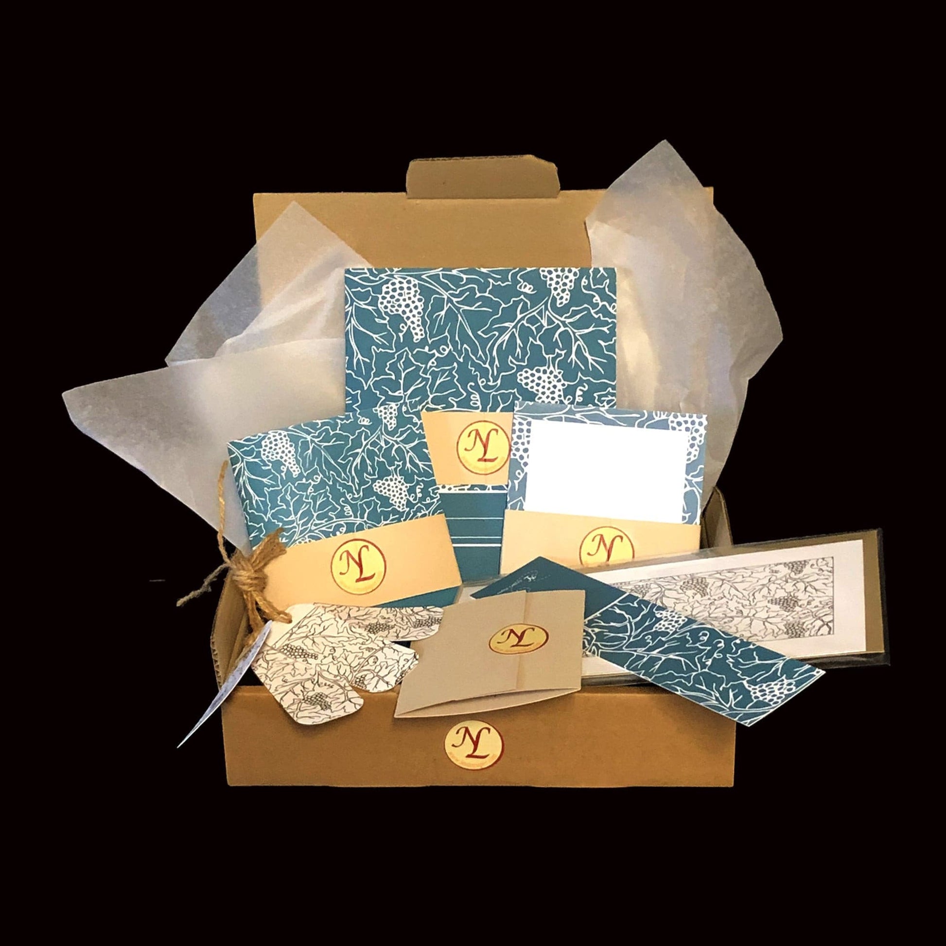 Box DIONYS - 10 articles de papeterie fleurie - coffret Lena's Paper